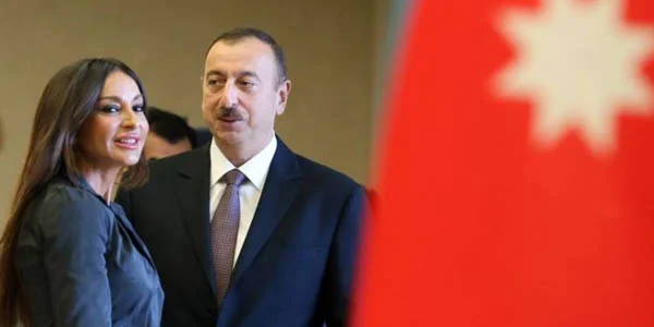 Prezident bir qrup idmançıya ev verdi (YENİLƏNİB/FOTO) 