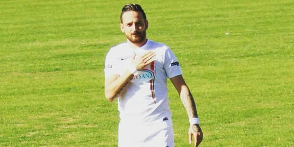 Futbolçu silahlı hücuma məruz qalıb - FOTO 