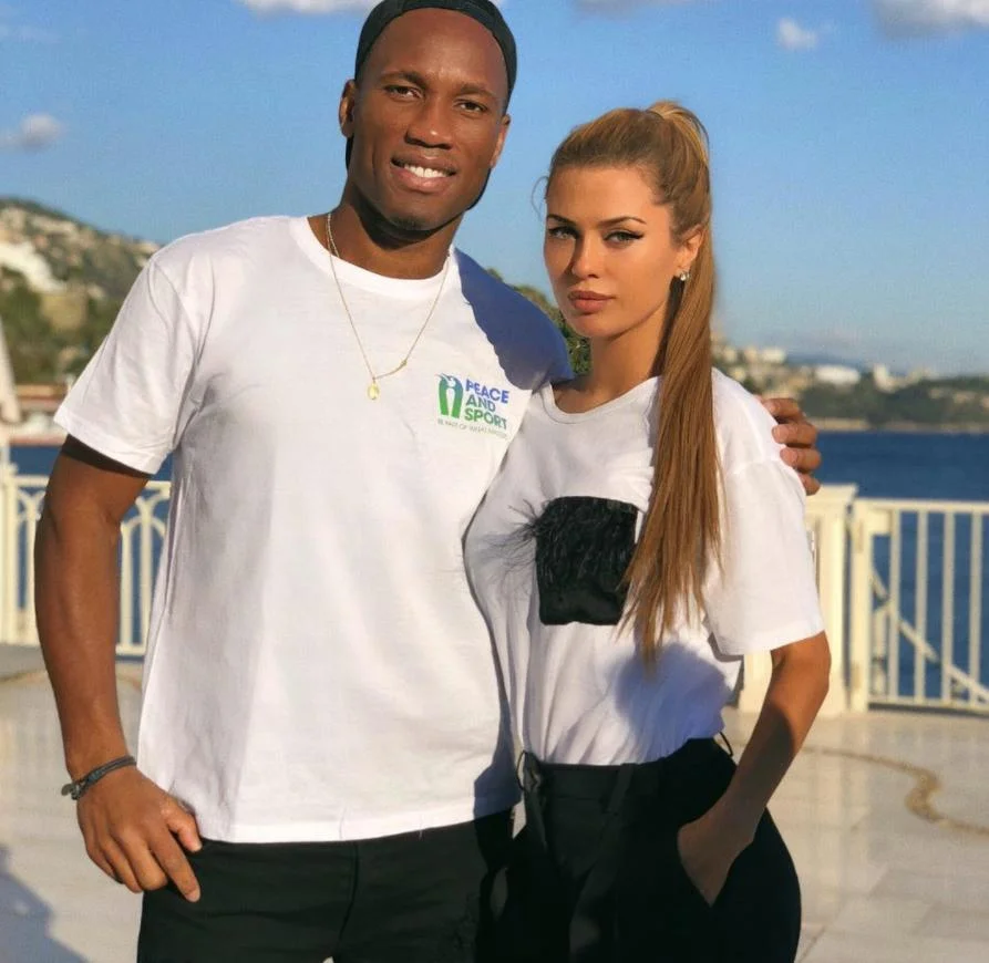 Ulduz futbolçu özündən 8 yaş böyük rus gözəllə - FOTOLAR 
