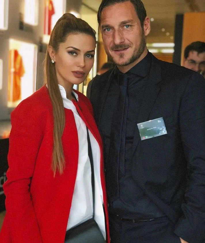 Ulduz futbolçu özündən 8 yaş böyük rus gözəllə - FOTOLAR 