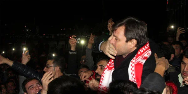 Təbriz Ertuğrul Sağlamı belə qarşıladı - FOTO/VİDEO 