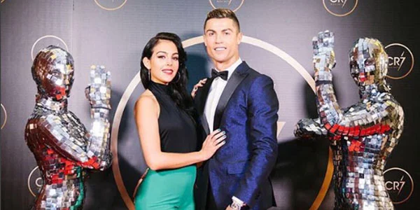 Ronaldonun sevgilisinin bu fotoları rekord qırır 