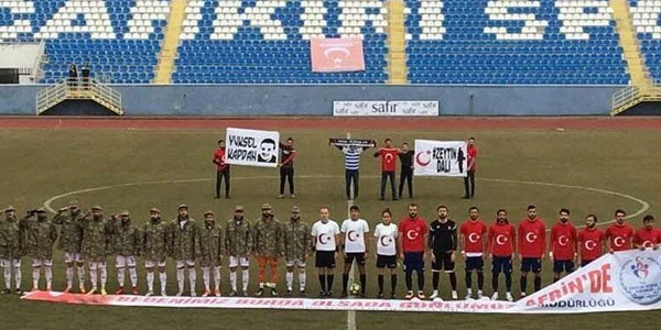 Meydana hərbi formamada çıxdılar - FOTO 