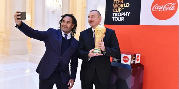Dünya çempionu İlham Əliyevlə selfi etdi - FOTO 