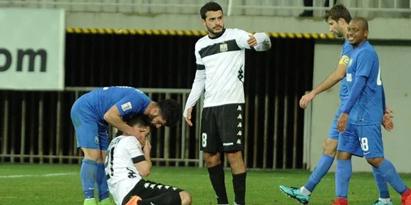 "Neftçi" autsayderi tək qolla keçdi, "İnter Arena"da xallar bölündü 