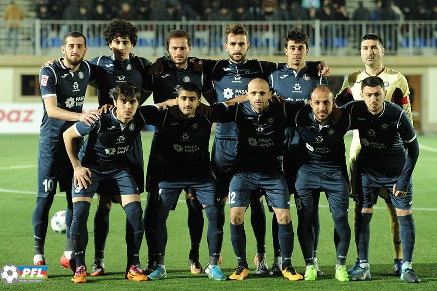 2 qol, söyüş, dava, qırmızı vərəqə... - FOTO/VİDEO 