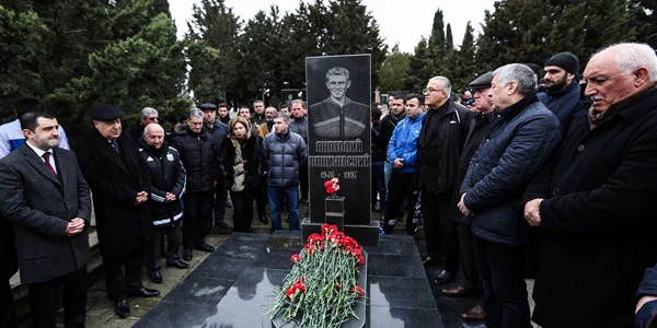 Çingiz Abdullayev Banişevskinin ruhundan utanır - FOTOLAR 