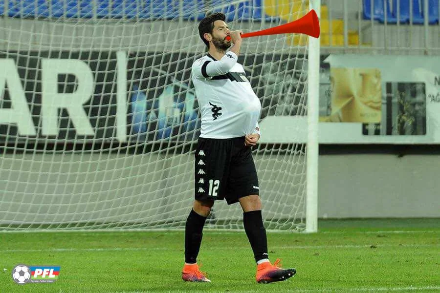 İmamverdiyev müğənni oldu, Hüseynov balıqçı - FOTOLAR 