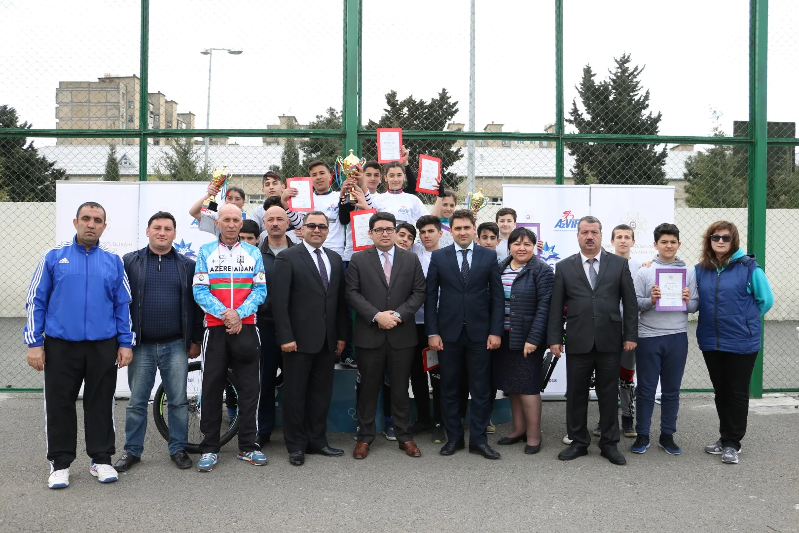 BMX üzrə dünya çempionatına dəstək yarışları başlayıb - FOTOLAR 