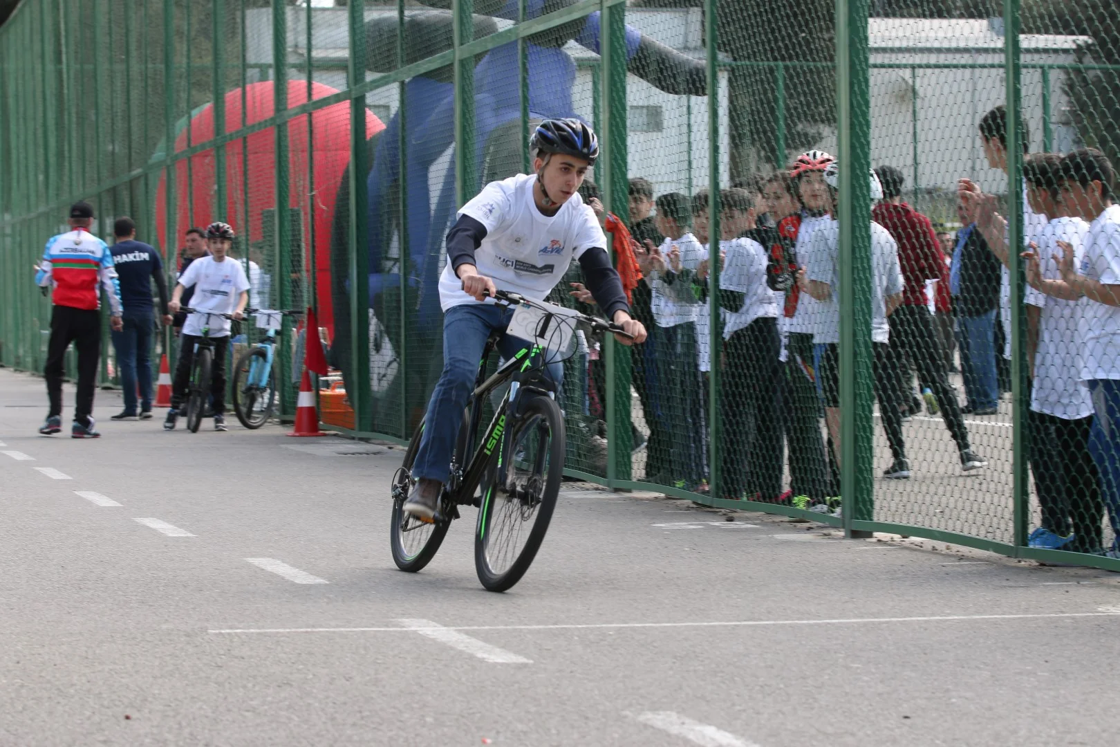 BMX üzrə dünya çempionatına dəstək yarışları başlayıb - FOTOLAR 