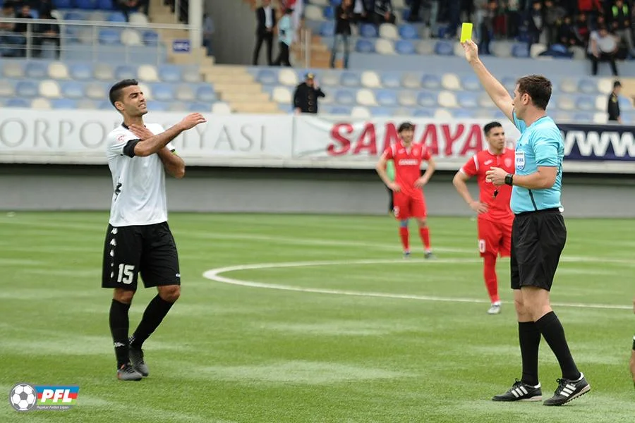 Vaqif Cavadovla Ruslan Abışov arasında qalmaqal 