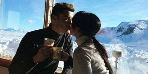 Kriştiano Ronaldo nişanlandı - FOTO 