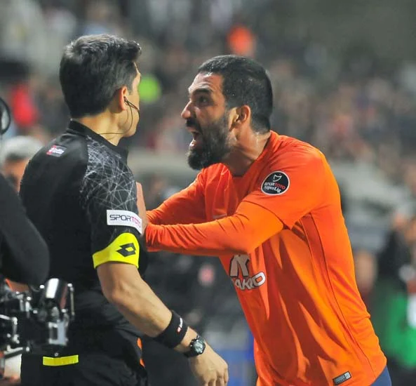 Arda Turan qovuldu - FOTOLAR 