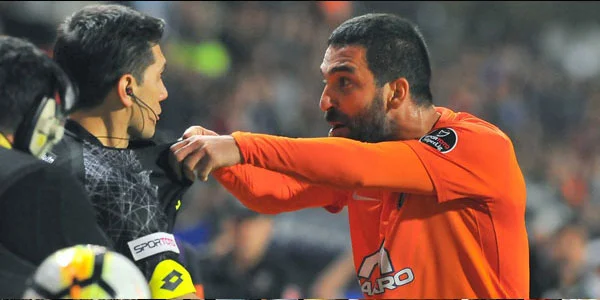 Arda Turan qovuldu - FOTOLAR 