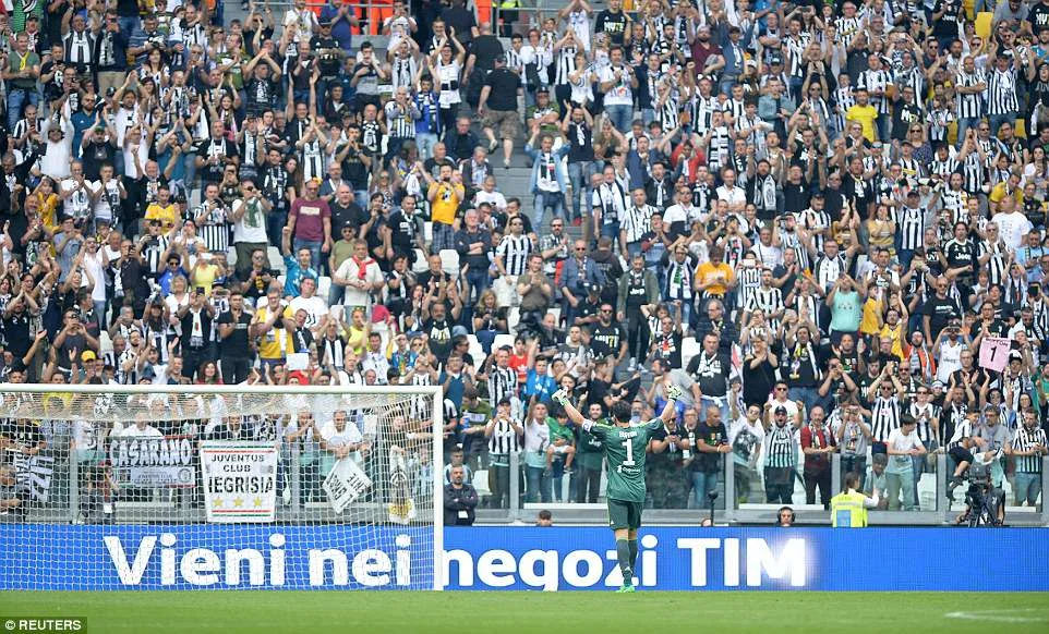 Buffon "Yuventus"la göz yaşları içində vidalaşdı - FOTOLAR 