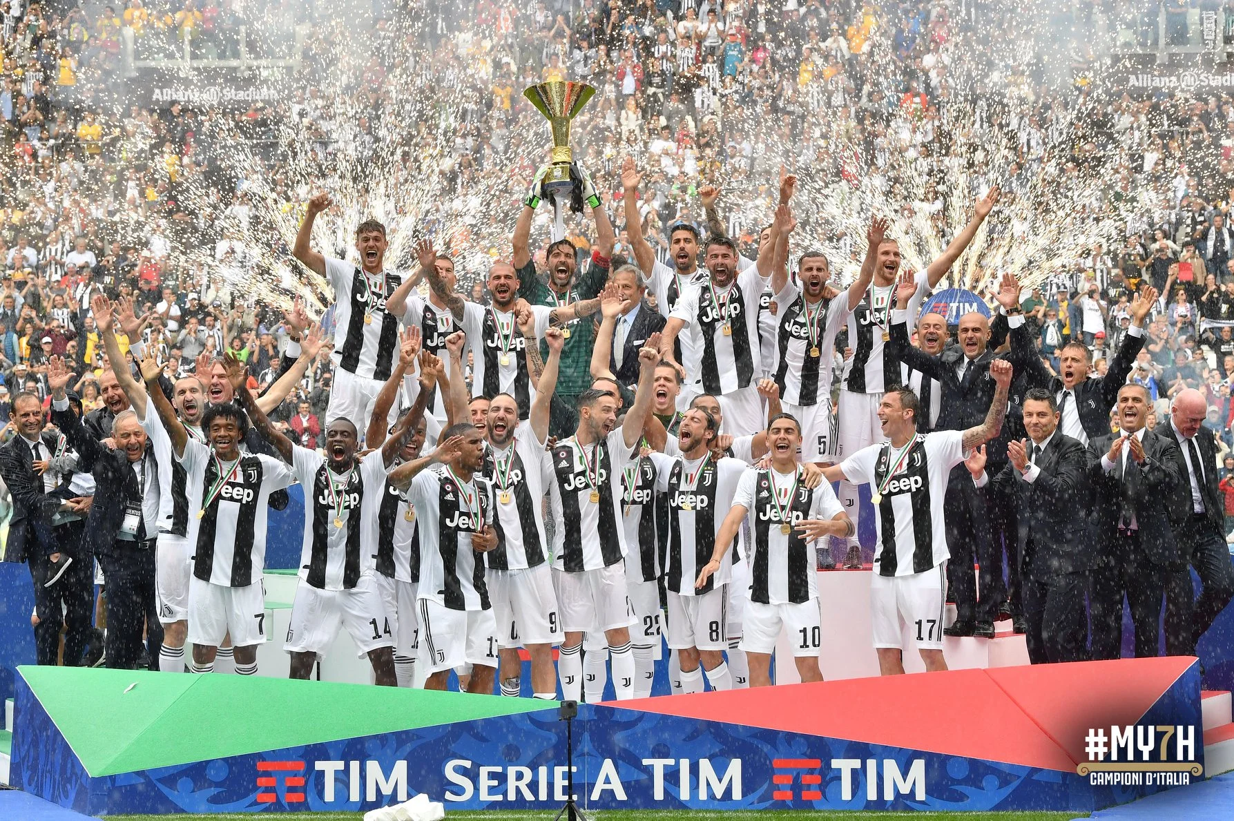 Buffon "Yuventus"la göz yaşları içində vidalaşdı - FOTOLAR 