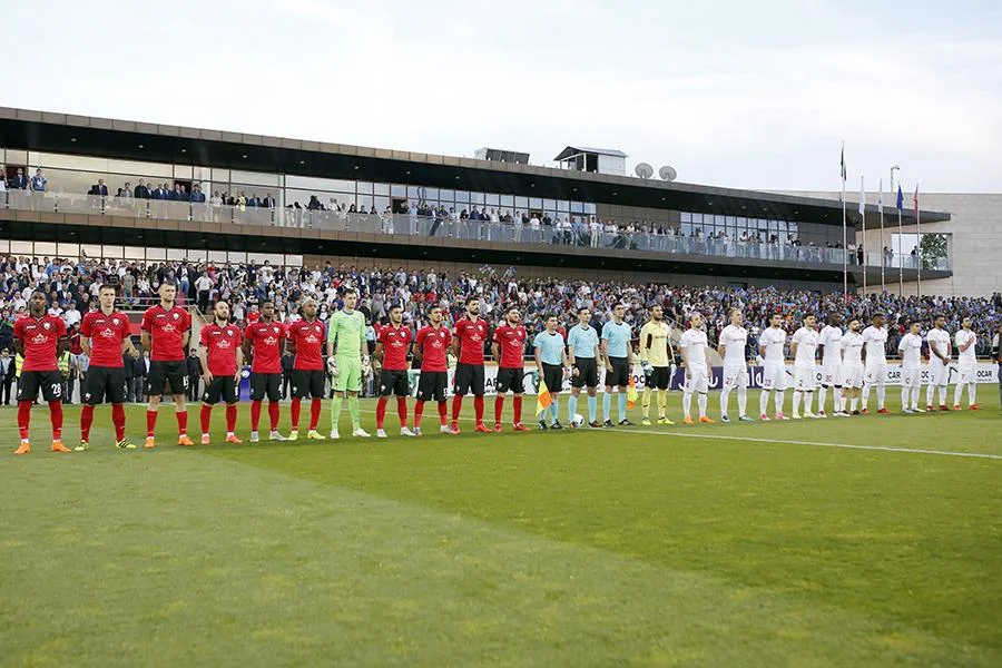 Qəbələdə möhtəşəm şou: himn fərqli tərzdə oxundu, Seeya stadionu coşdurdu - FOTOLAR 