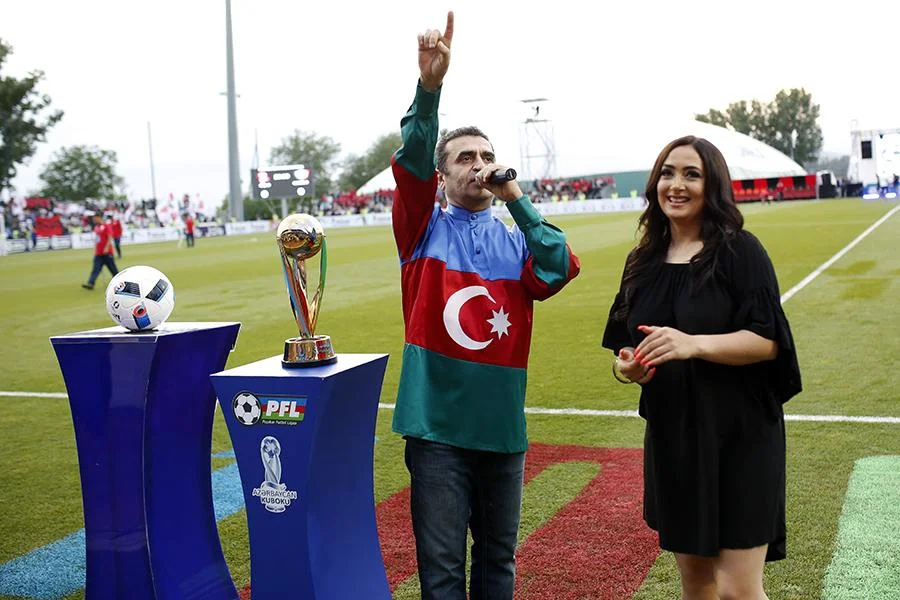 Qəbələdə möhtəşəm şou: himn fərqli tərzdə oxundu, Seeya stadionu coşdurdu - FOTOLAR 