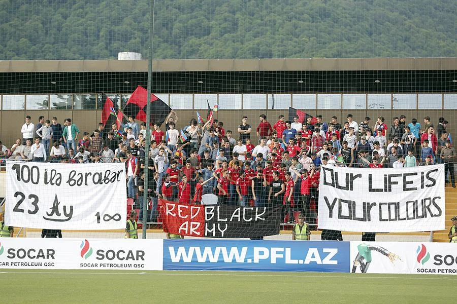 Qəbələdə möhtəşəm şou: himn fərqli tərzdə oxundu, Seeya stadionu coşdurdu - FOTOLAR 