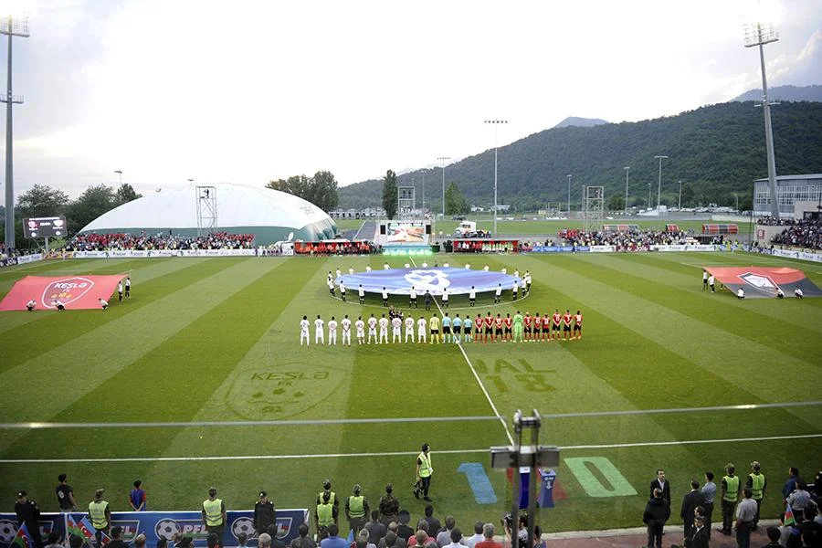 Qəbələdə möhtəşəm şou: himn fərqli tərzdə oxundu, Seeya stadionu coşdurdu - FOTOLAR 