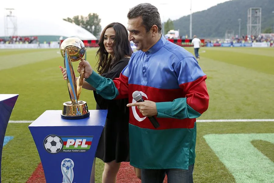 Qəbələdə möhtəşəm şou: himn fərqli tərzdə oxundu, Seeya stadionu coşdurdu - FOTOLAR 