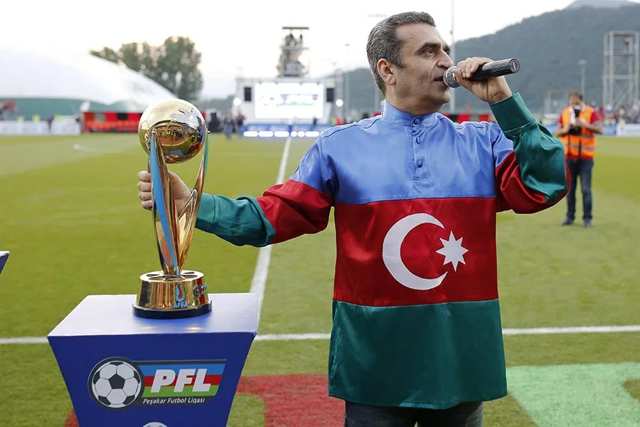 Qəbələdə möhtəşəm şou: himn fərqli tərzdə oxundu, Seeya stadionu coşdurdu - FOTOLAR 