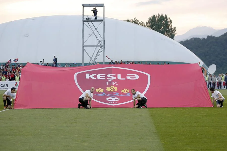 Qəbələdə möhtəşəm şou: himn fərqli tərzdə oxundu, Seeya stadionu coşdurdu - FOTOLAR 