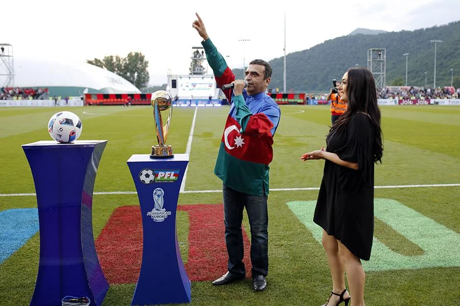 Qəbələdə möhtəşəm şou: himn fərqli tərzdə oxundu, Seeya stadionu coşdurdu - FOTOLAR 
