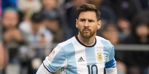 Argentinada Messiyə hücum etdilər - FOTOLAR 