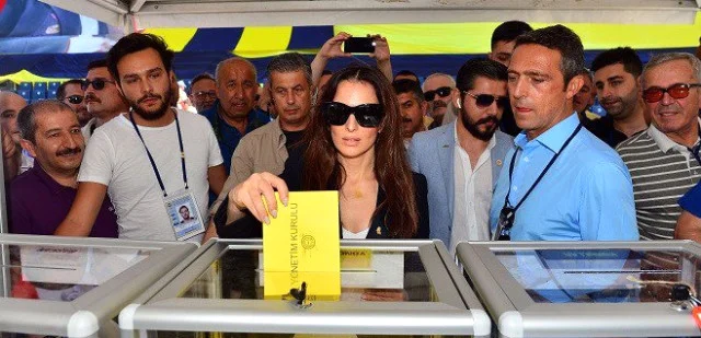 Bu da "Fənərbaxça"nın birinci xanımı - FOTOLAR 