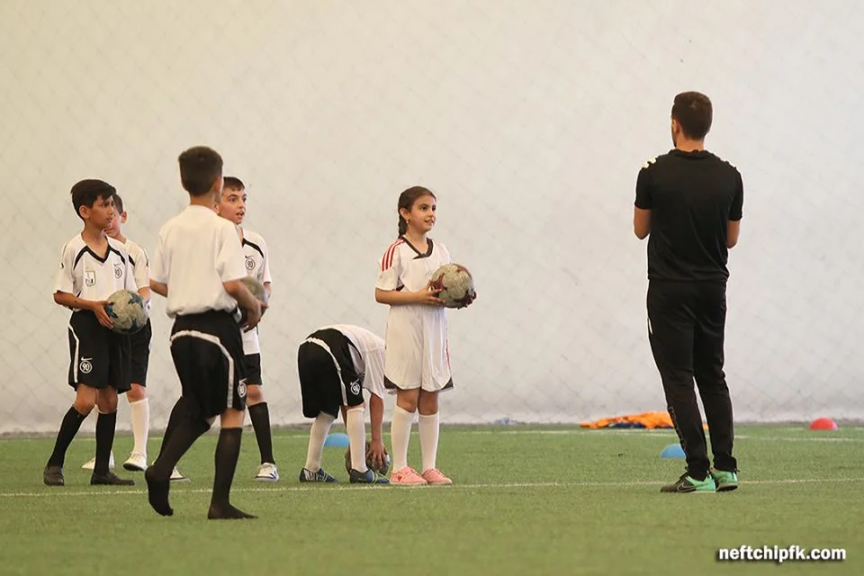 "Neftçili Yay Futbol Düşərgəsi"ndə 3-cü qrup başladı (FOTOLAR) 