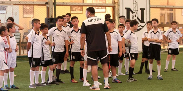 "Neftçili Yay Futbol Düşərgəsi"ndə 3-cü qrup başladı (FOTOLAR) 