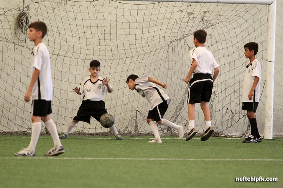 "Neftçili Yay Futbol Düşərgəsi" tamamlandı (FOTOLAR) 