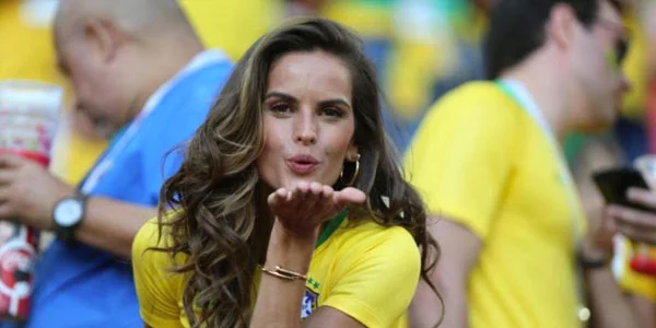 "DÇ-2018": Braziliyalı model mundiala damğa vurdu - FOTOLAR 