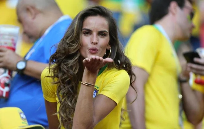"DÇ-2018": Braziliyalı model mundiala damğa vurdu - FOTOLAR 