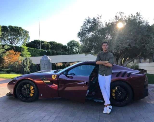 Ronaldonun maşın qarajı: 18 milyon dollar qiyməti var - SİYAHI 