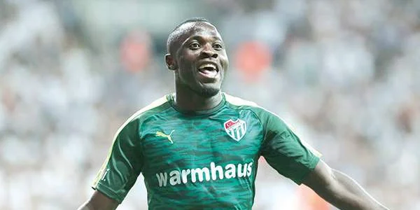 Mesut karyerasının bitirdi: "Qələbə qazananda alman, uduzanda köçkün oluram" 