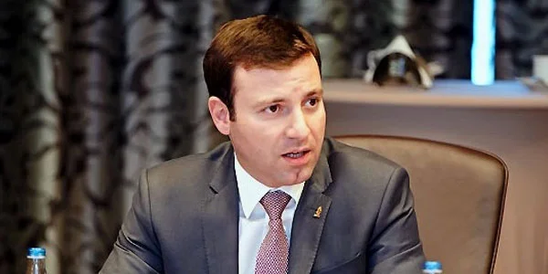Premyer Liqaya vəsiqə uğrunda 4 komanda mübarizə aparacq - Biabırçılıq 