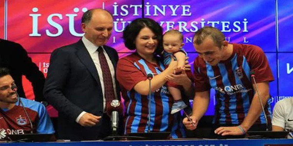 Dünyanın ən gənc transferi: 6 aylığında müqavilə imzaladılar - FOTO 