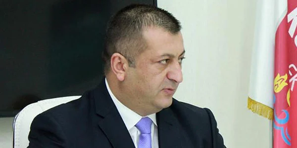 Zaur Axundovun yaxınları "Keşlə"dən hər ay pul alır 