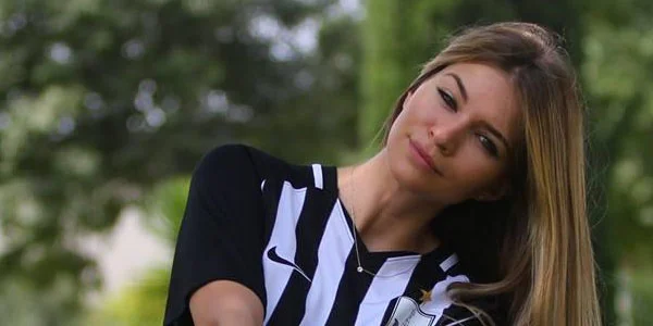 Xanım fotoqrafdan “Neftçi” üçün cazibədar fotosessiya 