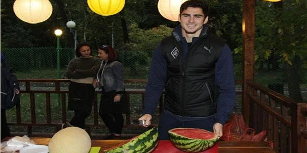 Ramil Şeydayev Rusiyada qarpız qonaqlığı verdi - FOTOLAR 