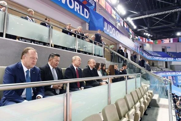 İlham Əliyev və Putin cüdo yarışlarını izləyib (FOTOLAR) 