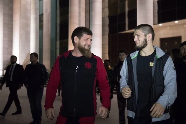 Kadırov Həbibə fəxri ad və avtomobil verdi (FOTO/VİDEO) 