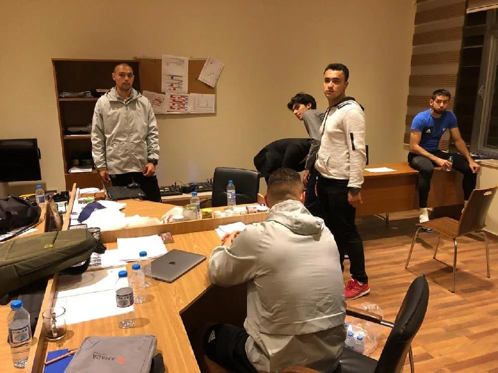 Adi yoxlama, yoxsa Elxan Məmmədovun "barmağı"? - FOTOLAR 