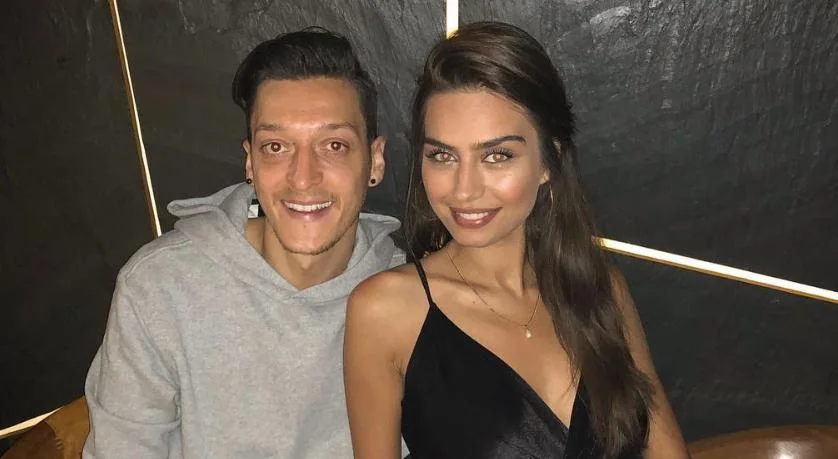 Mesut Özil 3 ölkədə 3 milyona toy edəcək - FOTOLAR 