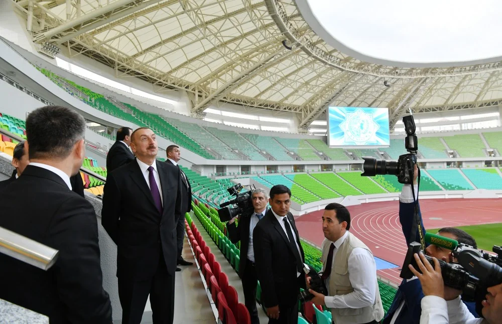 İlham Əliyev Aşqabadda Olimpiya Kompleksi ilə tanış olub - FOTOLAR 