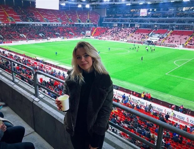 19 yaşlı qadın hakim: "Oyundan sonra məni əylənməyə dəvət etdi" - FOTOLAR 