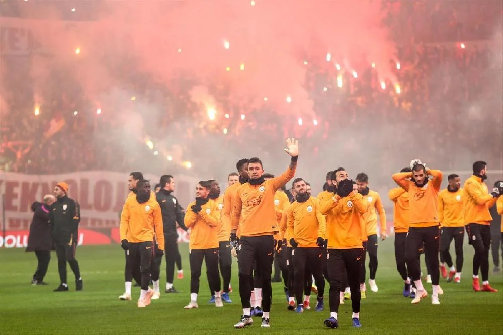 "Qalatasaray"ın məşqində 40 min azarkeş - FOTO/VİDEO 