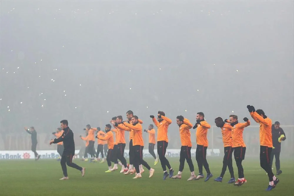 "Qalatasaray"ın məşqində 40 min azarkeş - FOTO/VİDEO 